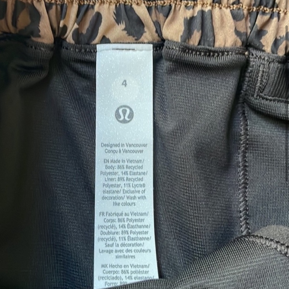 Lululemon Leopard Print Hotty Hot Shorts 2.5" - Picture 3 of 6